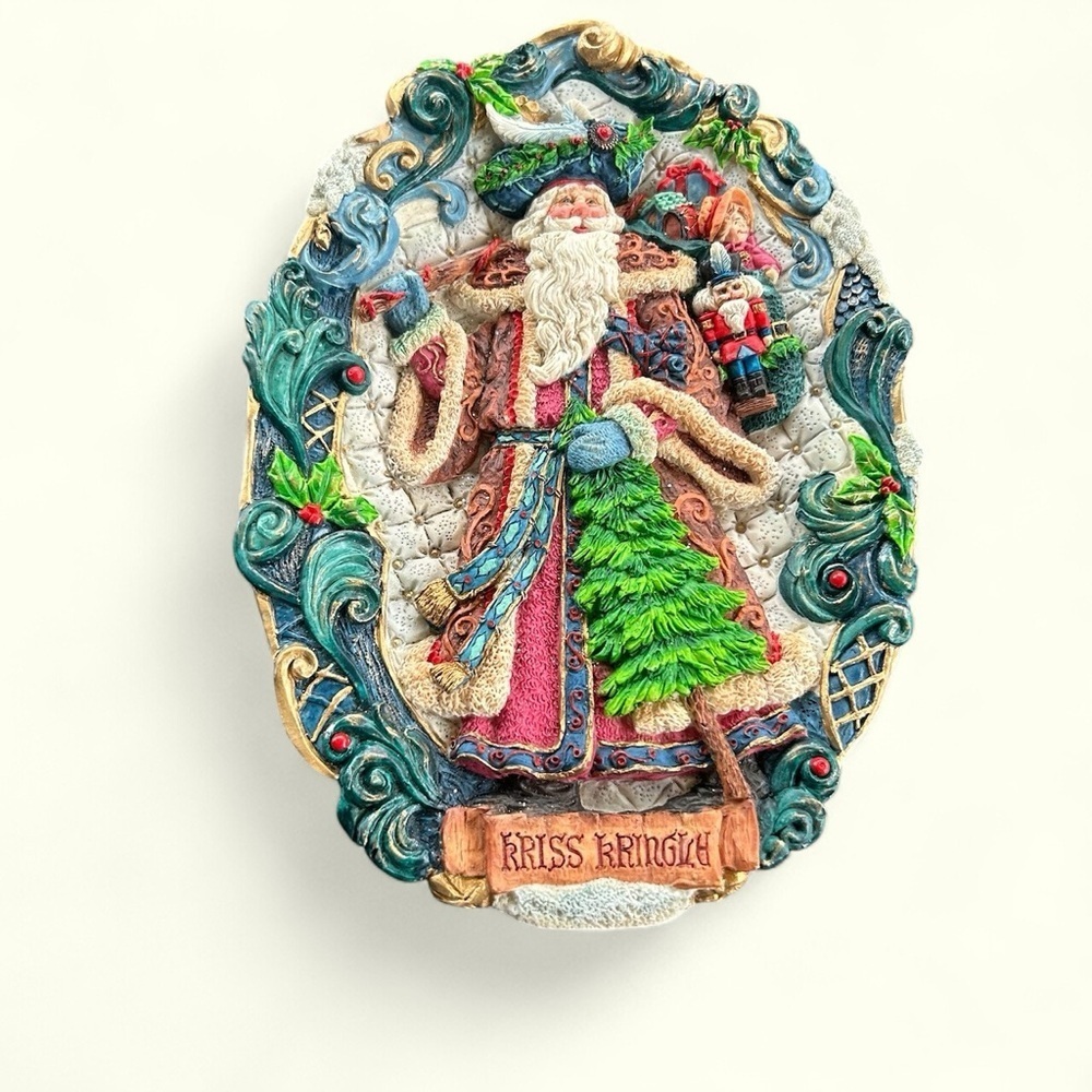 Vintage Collectible Kris Kringle decorative 3D plate, hanging art 1996